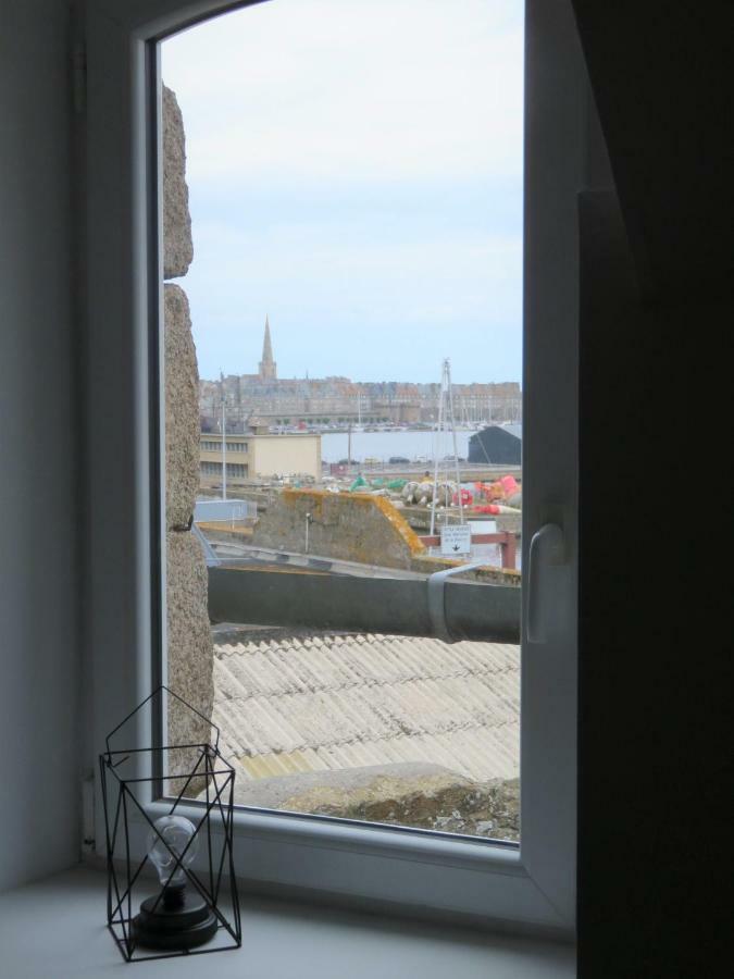 Duplex Malo Servan à 100m Intra Muros à 7min à Pied *